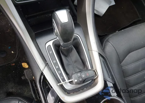 2015 Ford Fusion Hybrid Se из США, поврежденный, VIN 3FA6P0LU6FR170589